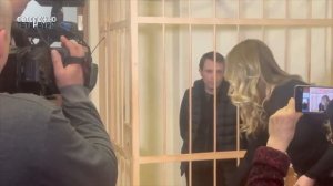 Суд арестовал пассажира поезда, вытолкнувшего проводницу из вагона (2)