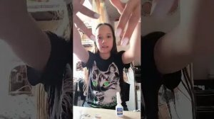 смотрим реакцию учительницы по рисованию.