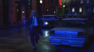 Маска развлекается