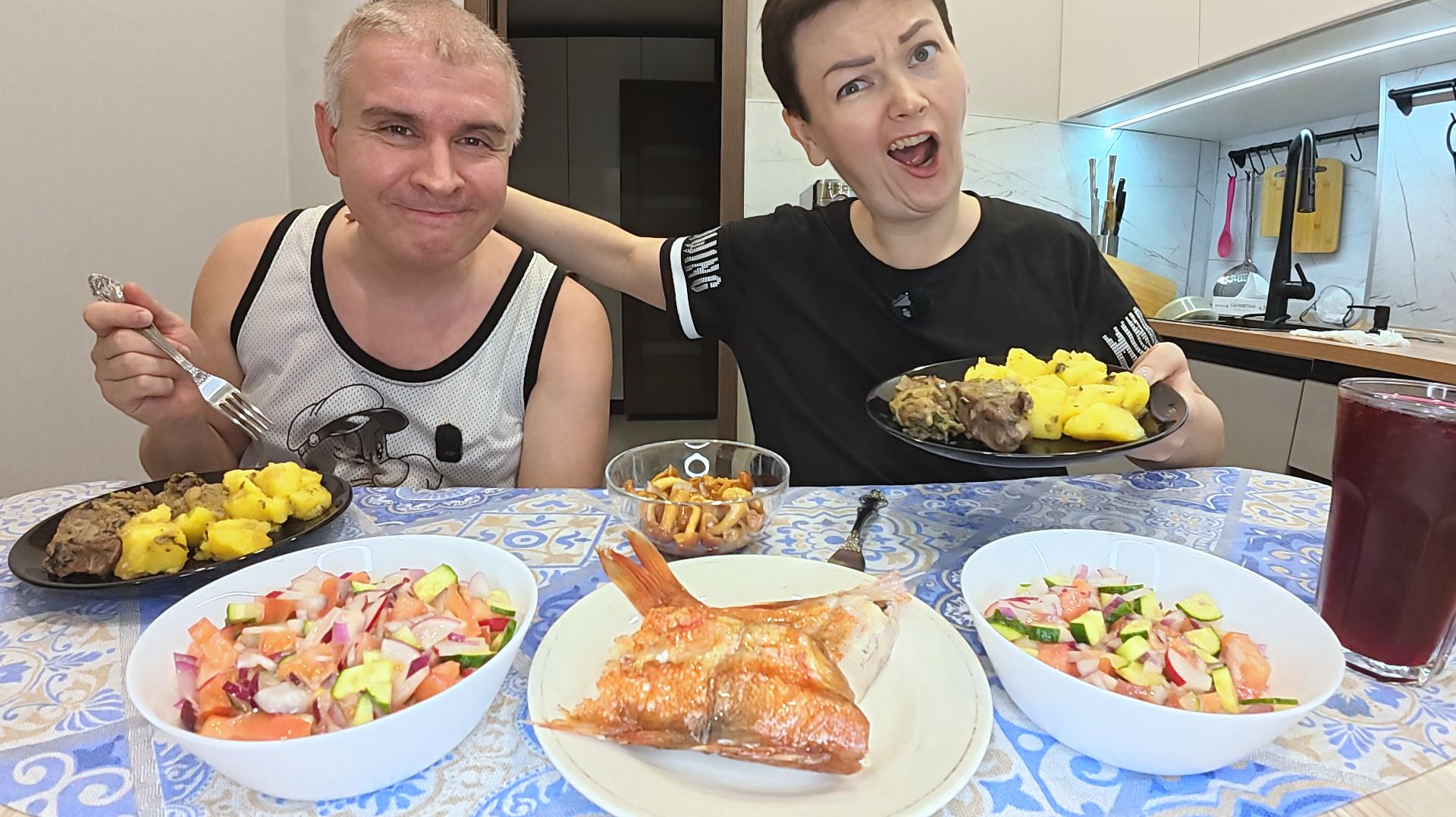 Мукбанг доверяй, но ПРОВЕРЯЙ! Кажется мы ОТРАВИЛИСЬ! ПРОСРОЧКА в магазинах и чем нас кормят? Ужин