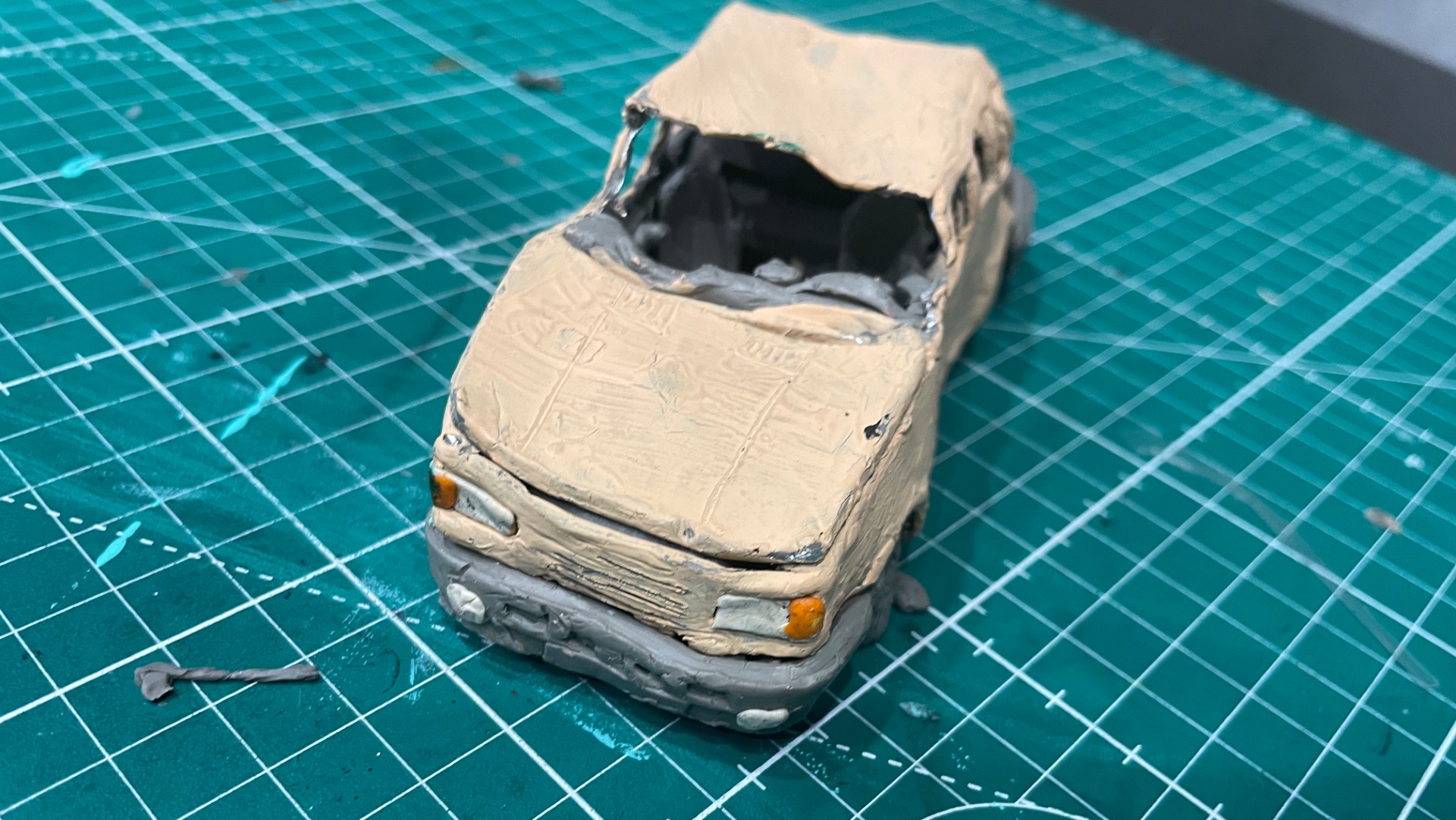 Слепил Варбург из пластилина!