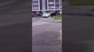 мы прыгаем с другом на великах