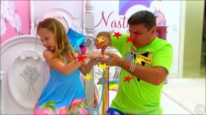 Настя и история про цветные волосы