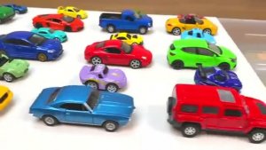 Мультики для детей . Мултьтики про машинки которые ныряют в тазики с цветной водой .