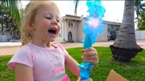 Настя превращается в принцесс и творит волшебство