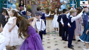 Чудесный танец выпускников детского сада, какие молодцы, родители в восторге и умилении