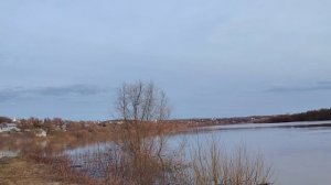 Красивый закат на реке