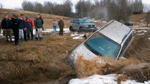 ОН ВЕРНУЛСЯ! ПСИХ на HYUNDAI TUCSON против НИВ и ISUZU