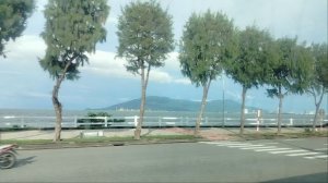 Проезжаем набережную Дананга!