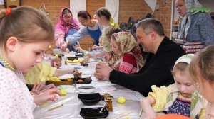 Глава Самары Иван Носков принял участие в мастер‑классе по росписи пасхальных яиц