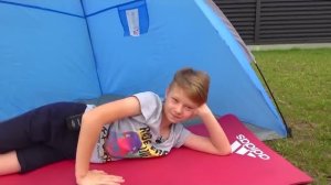 СОФУНЬЯ ШАЛУНЬЯ - СОФИЯ ХОЧЕТ КУПАТЬСЯ В БАССЕЙНЕ.