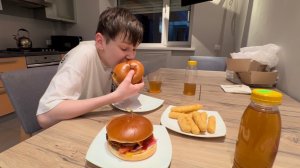 Мукбанг со звуками 😋