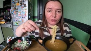 Мукбанг.Лапша быстрого приготовления , салатик/Еда/Вкусная еда