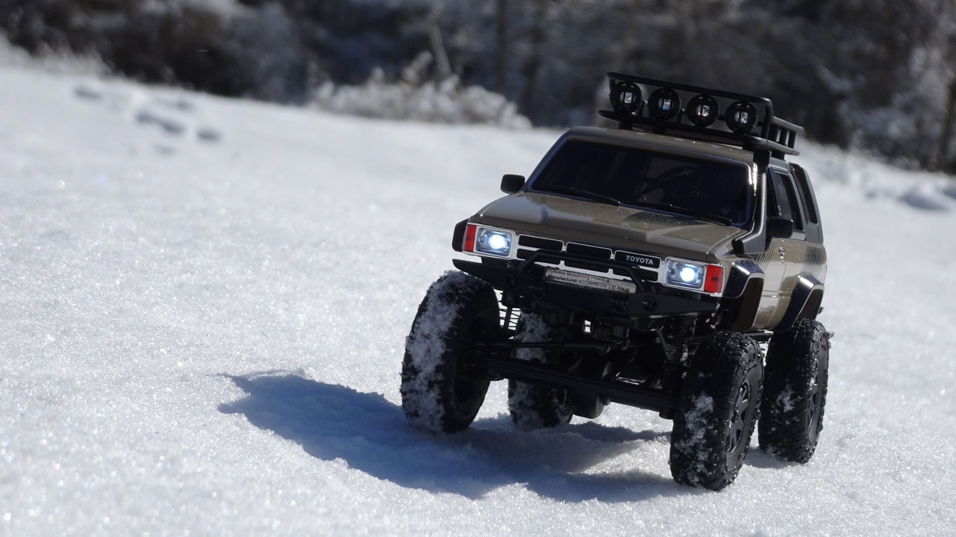 Kyosho Mini-Z 4x4 MX-01 Toyota 4Runner Quick Sand 1:24 Scale RTR RC Crawler - Off-Road Testing