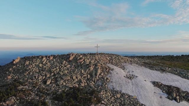 Rinfayzulin DJ Set In Sheregesh, Russia For Nazaré