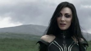 Хела уничтожает молот Тора. Тор_ Рагнарёк