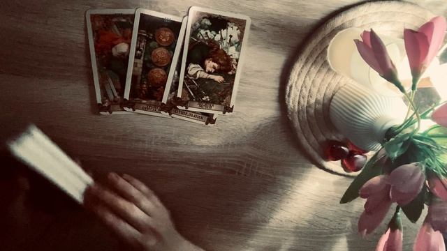 ЧТО ЕМУ НЕ ДАЁТ ПОКОЯ❓❗️🌺РАСКЛАД ТАРО