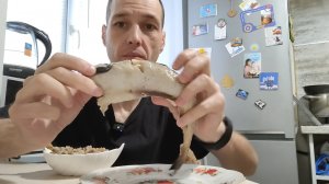 Мукбанг: рыба, запечённая в фольге, каша, зефир.