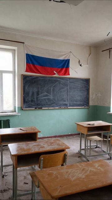 Пустые парты: мечты о будущем сгинут навсегда #разрушение #школа #печаль
