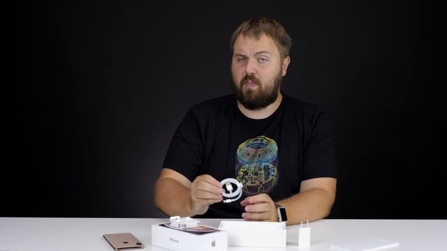 Распаковка IPhone XS Max в золоте