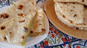 "Кыстыбый с картофельным пюре и жареным луком". Национальное блюдо из Татарской и Башкирской кухни.