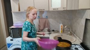 Готовлю ужин 😄 Фрикадельки с рисом из домашнего фарша с овощами 😋