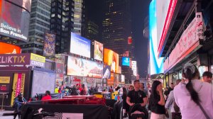 Вечерняя прогулка по Таймс-сквер, Нью-Йорк