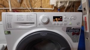 Стиральная машина Hotpoint-Ariston VMSG 722 ST B  7кг.1200 оборотов. ТЕСТ- отжим на деревянном полу.