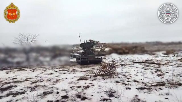 Стрельбы из северокорейской РСЗО Тип 75 на шасси 