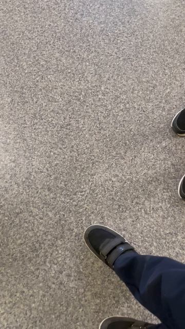 За каждого подписчика мне встают на ногу