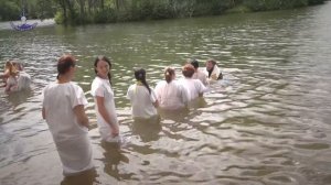Первое в истории Амурской епархии массовое крещение на озере Хрустальном