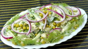 Лёгкий  салат из пекинки  с огурцом и зеленью