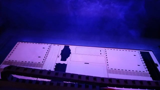 Резка сберегательных книг на станке. Работа станка