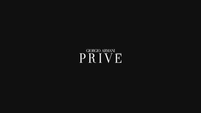 Показ женской коллекции Giorgio Armani Privé весна-лето 2021