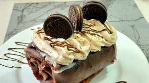 Шоколадный рулет из блинов С ОБАЛДЕННЫМ КРЕМОМ И ПЕЧЕНЬЕМ ОРЕО