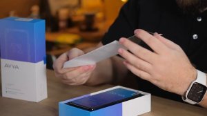 Замена iPHONE. Распаковка российского смарфтона AYYA T1. Санкции не страшны?