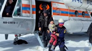 Спасатели эвакуировали мужчину и троих детей из труднодоступных районов Дагестана.