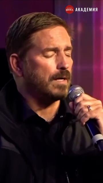 Джеймс Кэвизел читает молитву Христа на древнем языке