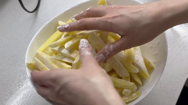 Засыпаем картошку крахмалом