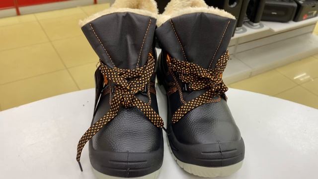 Теплые ботинки