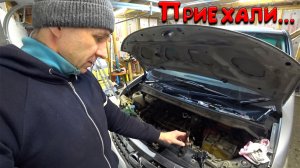 Первый ремонт машины в нашем гараже. Снежная аномалия. Установили ёлку.