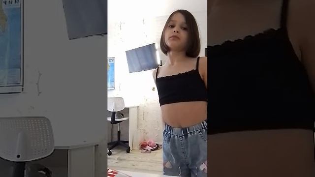 танцую под разные песни