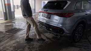 Audi Q5L. Гибрид с автоматической парковкой.