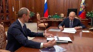 О совершенствовании портала Госуслуг президенту рассказал вице-премьер Дмитрий Григоренко.