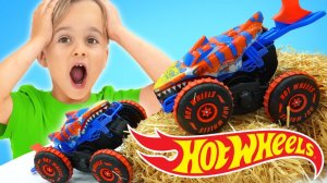 Соревнование игрушечных монстр-траков «Акулы против Динозавров»