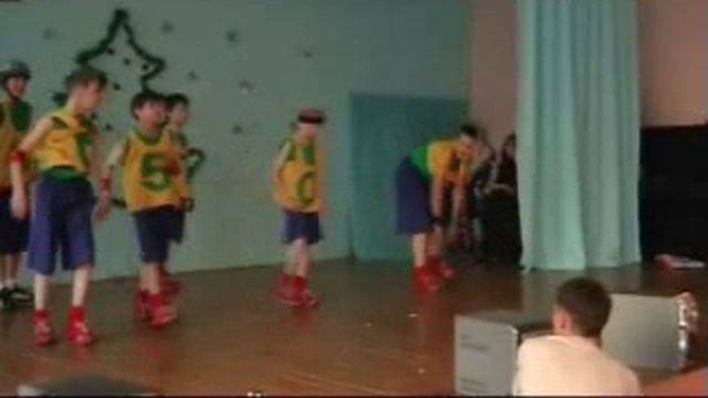 Новогодний концерт 2005. 39 школа.