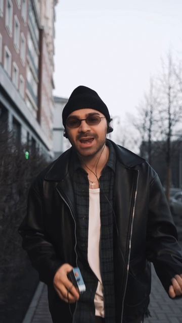 А танцуете ли вы под мой новый трек так же весело и энергично, как  и я? 😅☺️