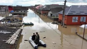 Вся страна помогает Дагестану, где снова ожидается ухудшение погоды.