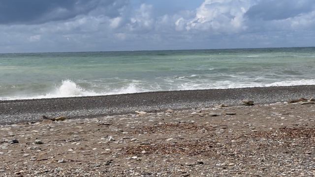 Погода в Сочи изменчива — и в этом её особый кайф.