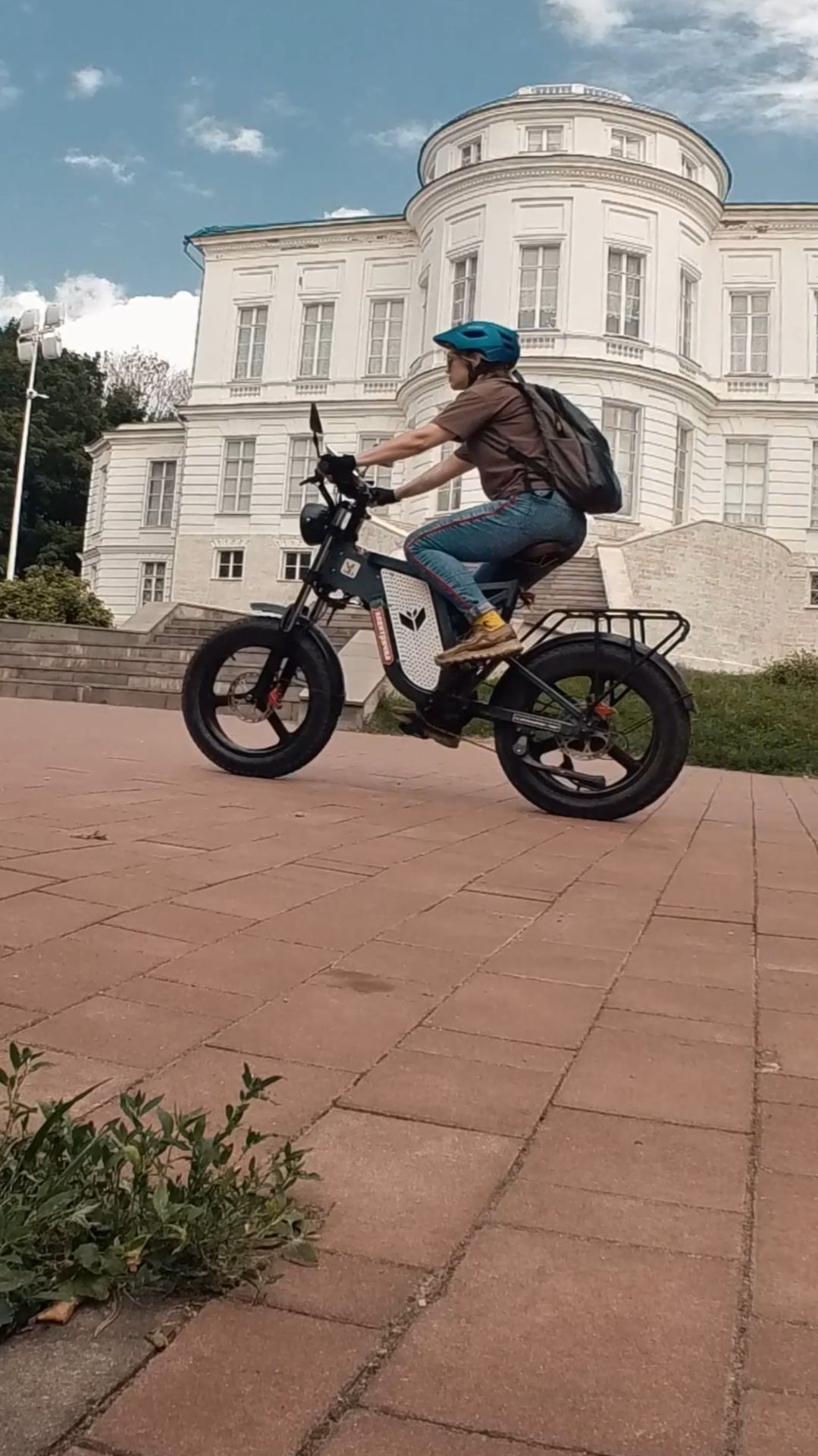 Какую музыку мы слушаем на покатушках